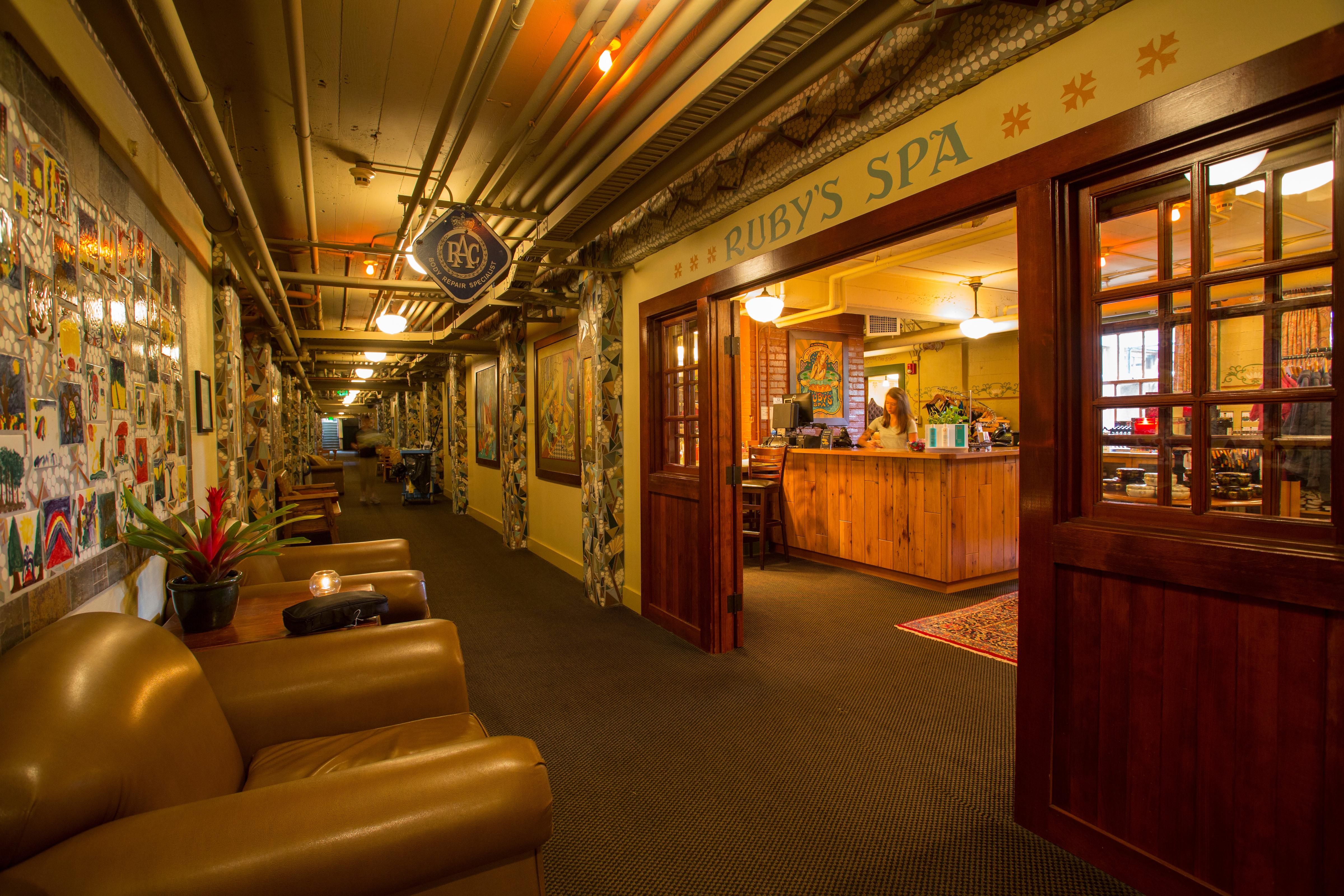 Mcmenamins Grand Lodge Forest Grove Exterior photo