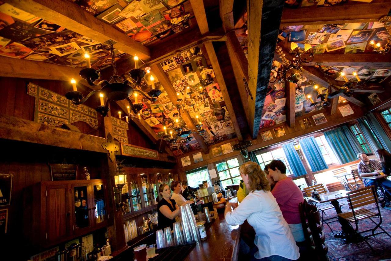 Mcmenamins Grand Lodge Forest Grove Exterior photo