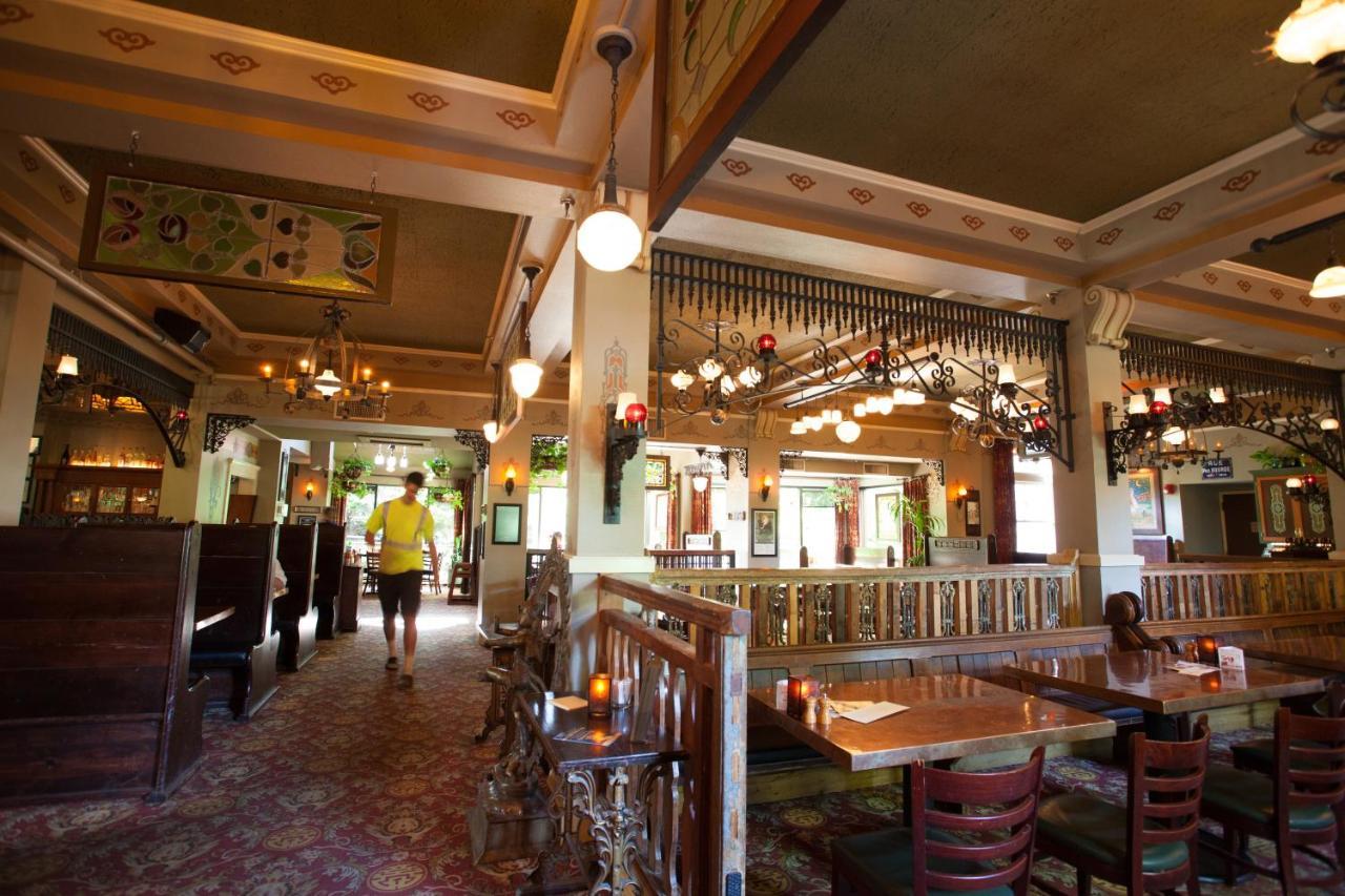 Mcmenamins Grand Lodge Forest Grove Exterior photo