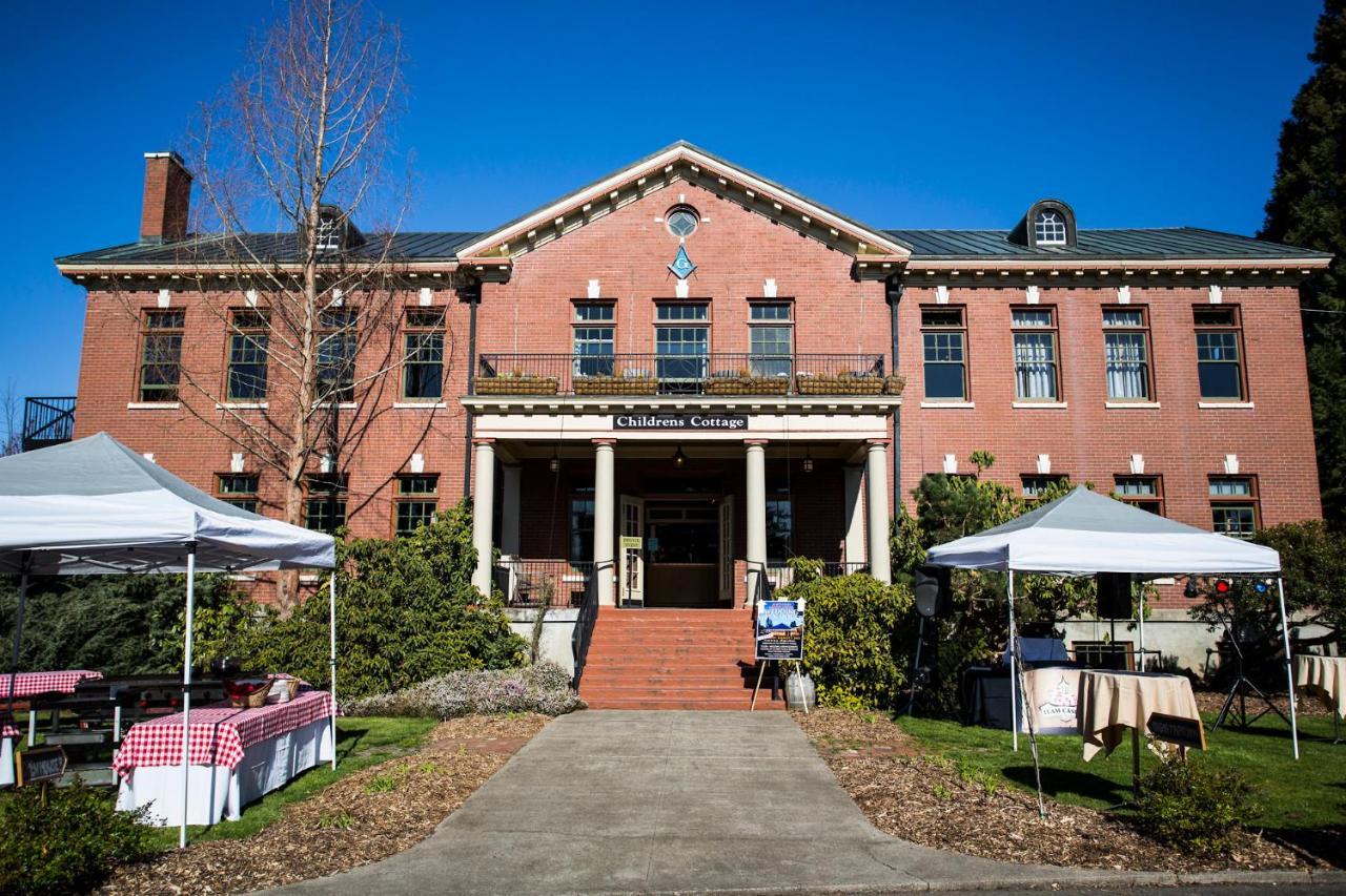 Mcmenamins Grand Lodge Forest Grove Exterior photo